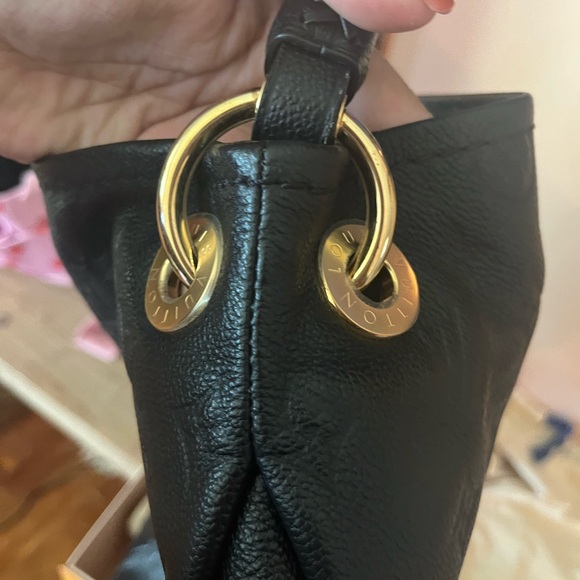 Pristine condition all black authentic Louis Vuitton leather Artsy - Picture 7 of 13